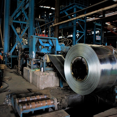 Ononderbroken Verticaal Galvaniserend Lijnproces 0.142.6mm 5501350mm de Plaat van het Legeringsstaal